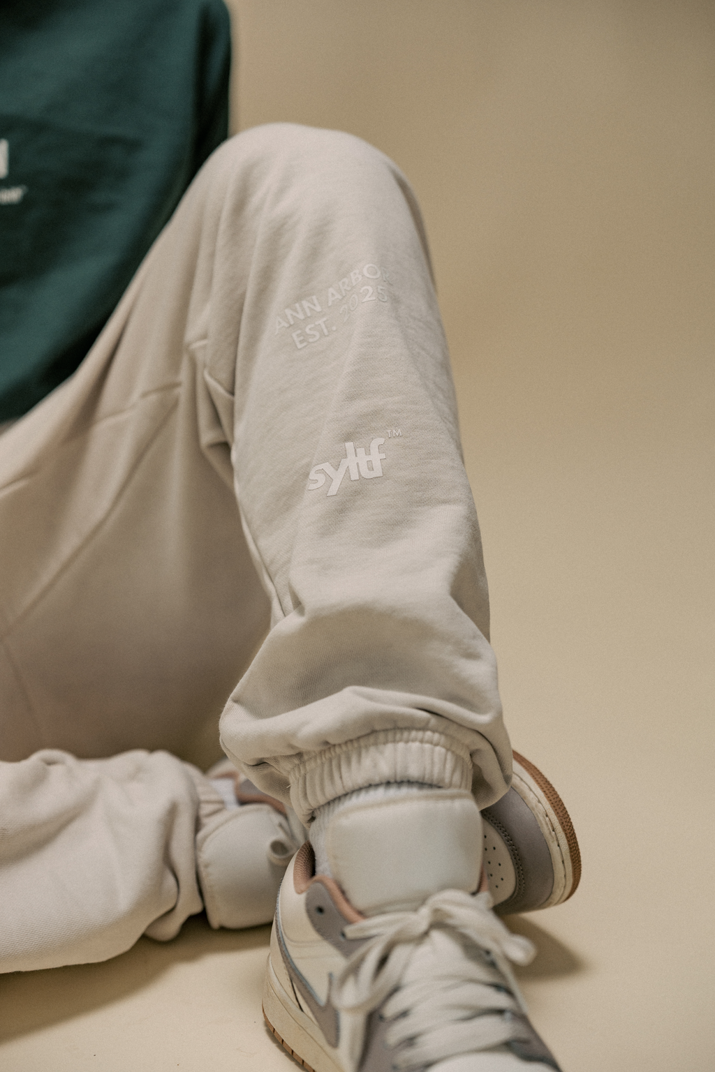 SYLTF Graphic Leg Pant